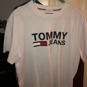 tommy Hilfiger tee